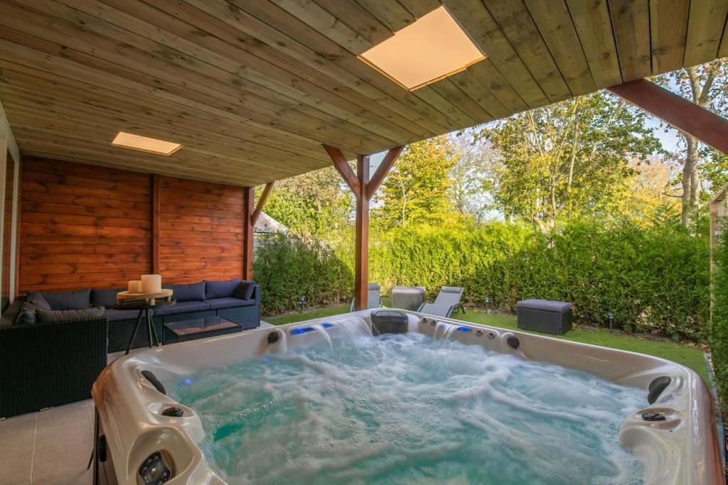 Wellness Studio Tiel Met Sauna En Jacuzzi 외부 사진